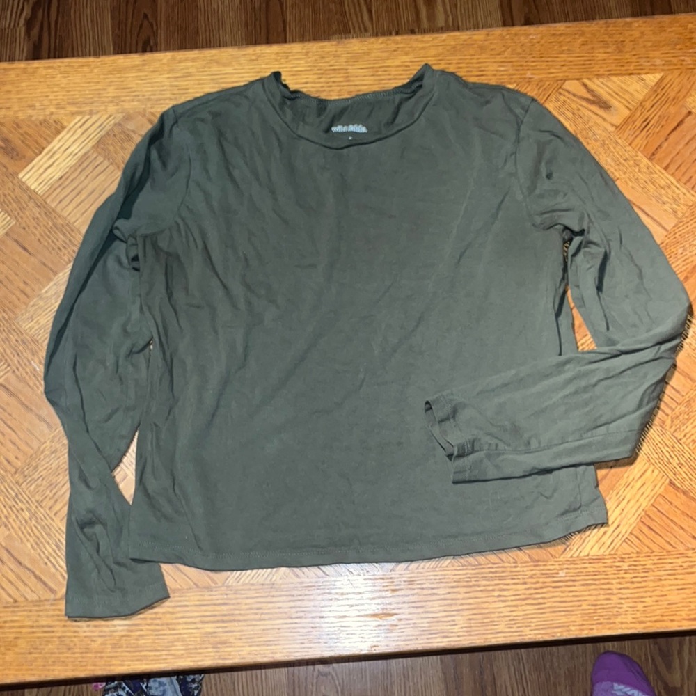 Grey long sleeve crop top